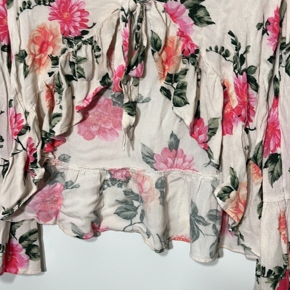 American Eagle White w/ Pink Floral Tie Front Top Size Medium - Picture 4 of 8